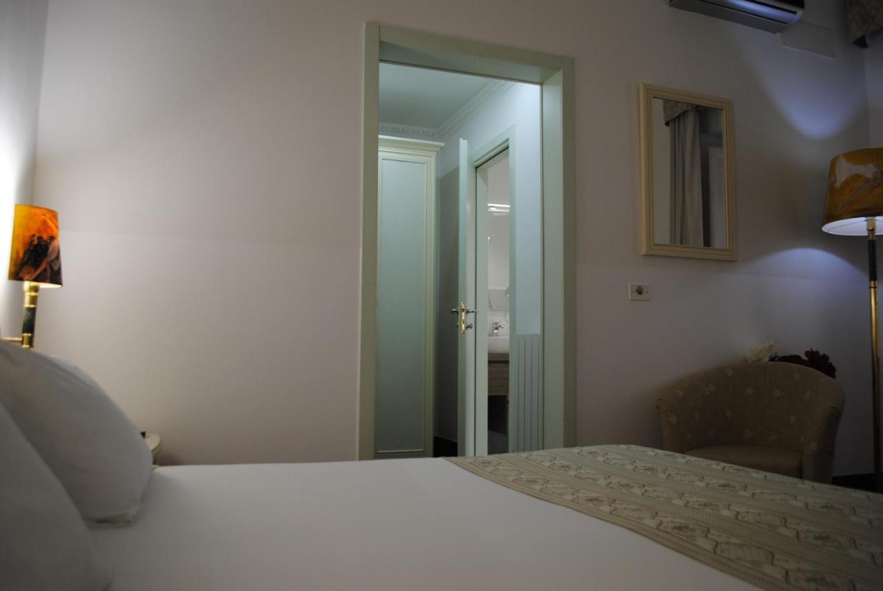 B&B Palazzo Sant'Alfano คาตาเนีย ภายนอก รูปภาพ